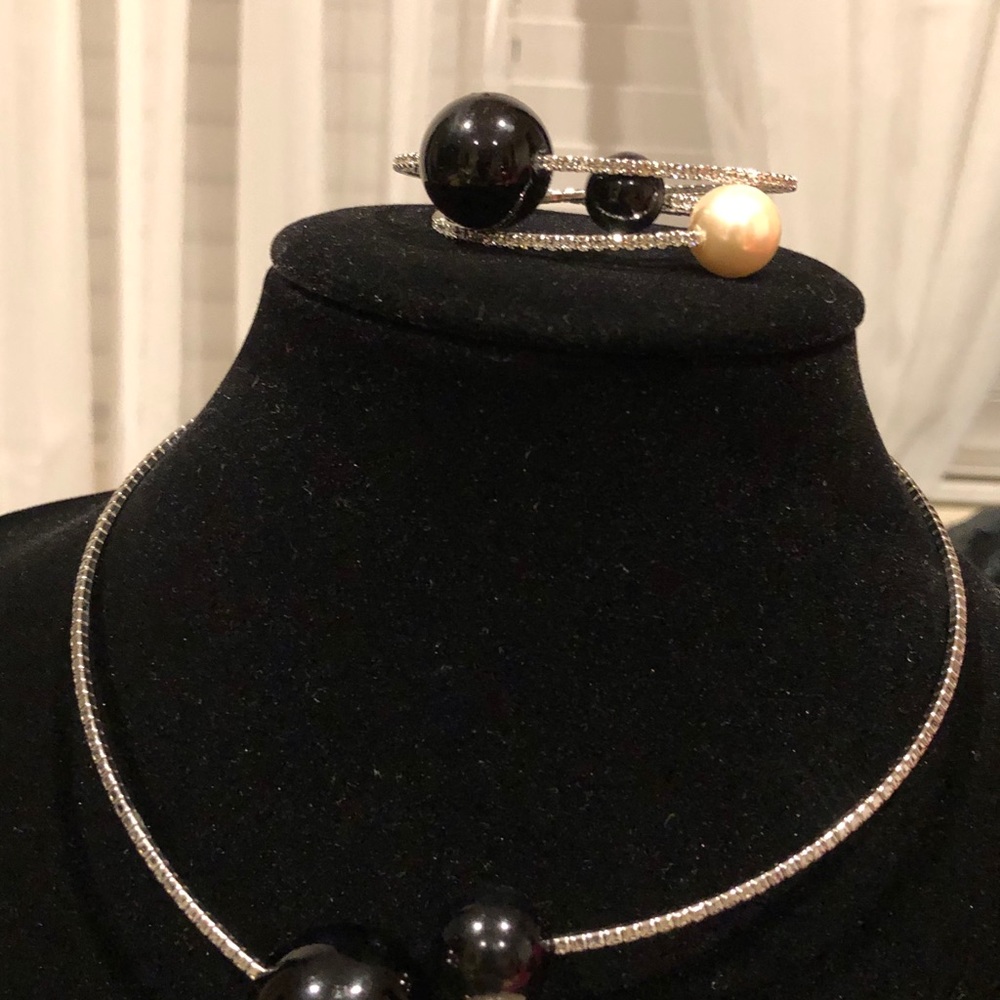 Necklace & bangle set - Picture 4 of 5